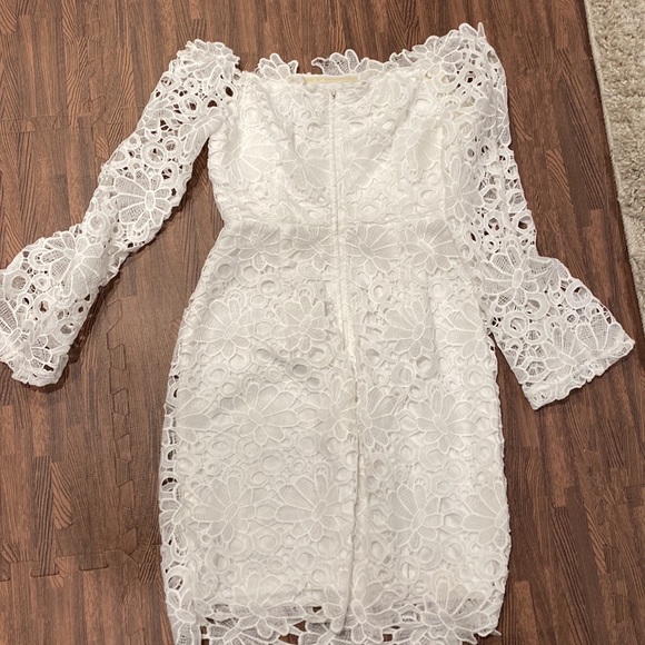 Glamorous off shoulder lace dress. Sz M - Picture 2 of 7